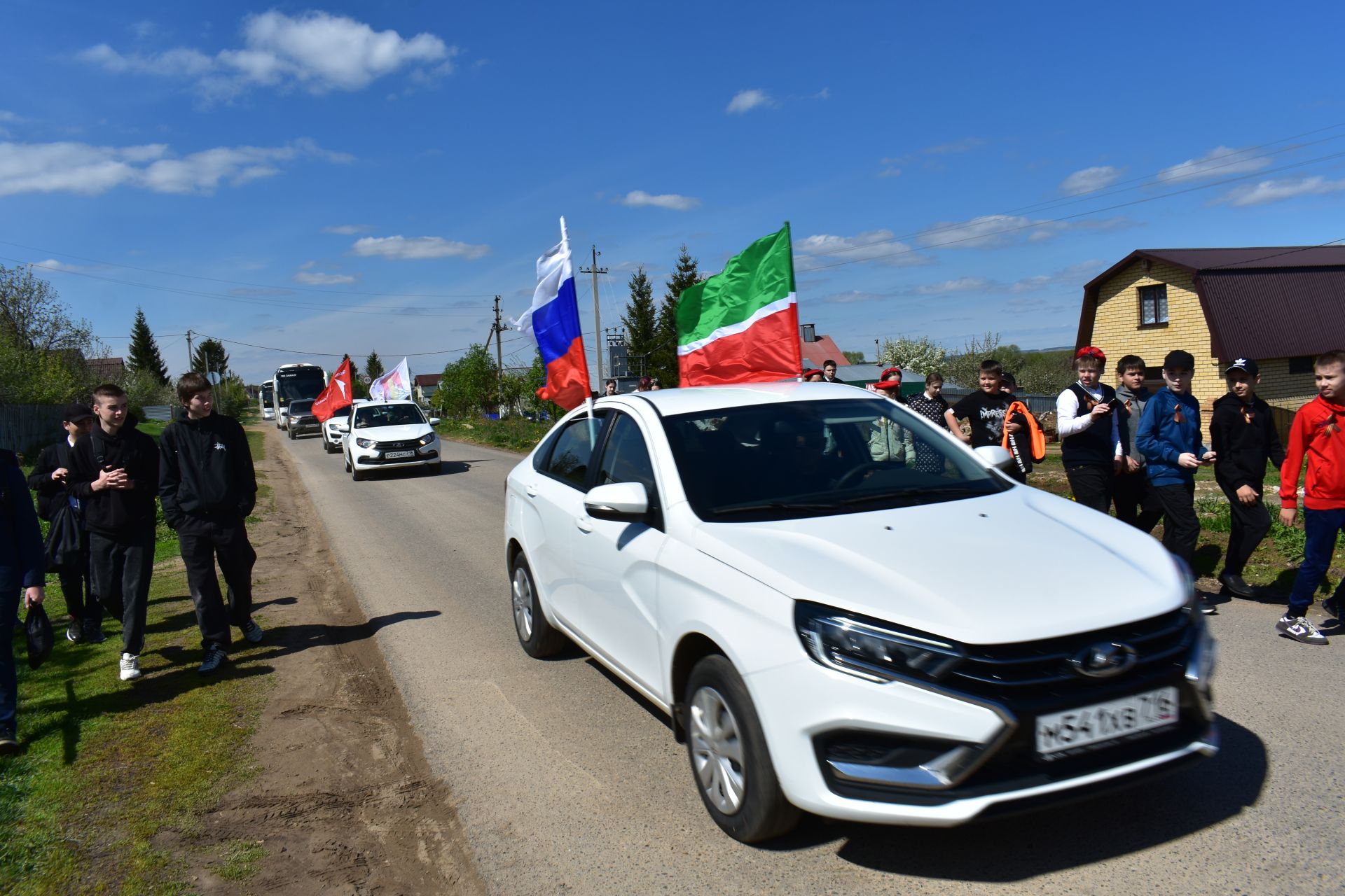 В Пестречинском районе прошел патриотический автопробег