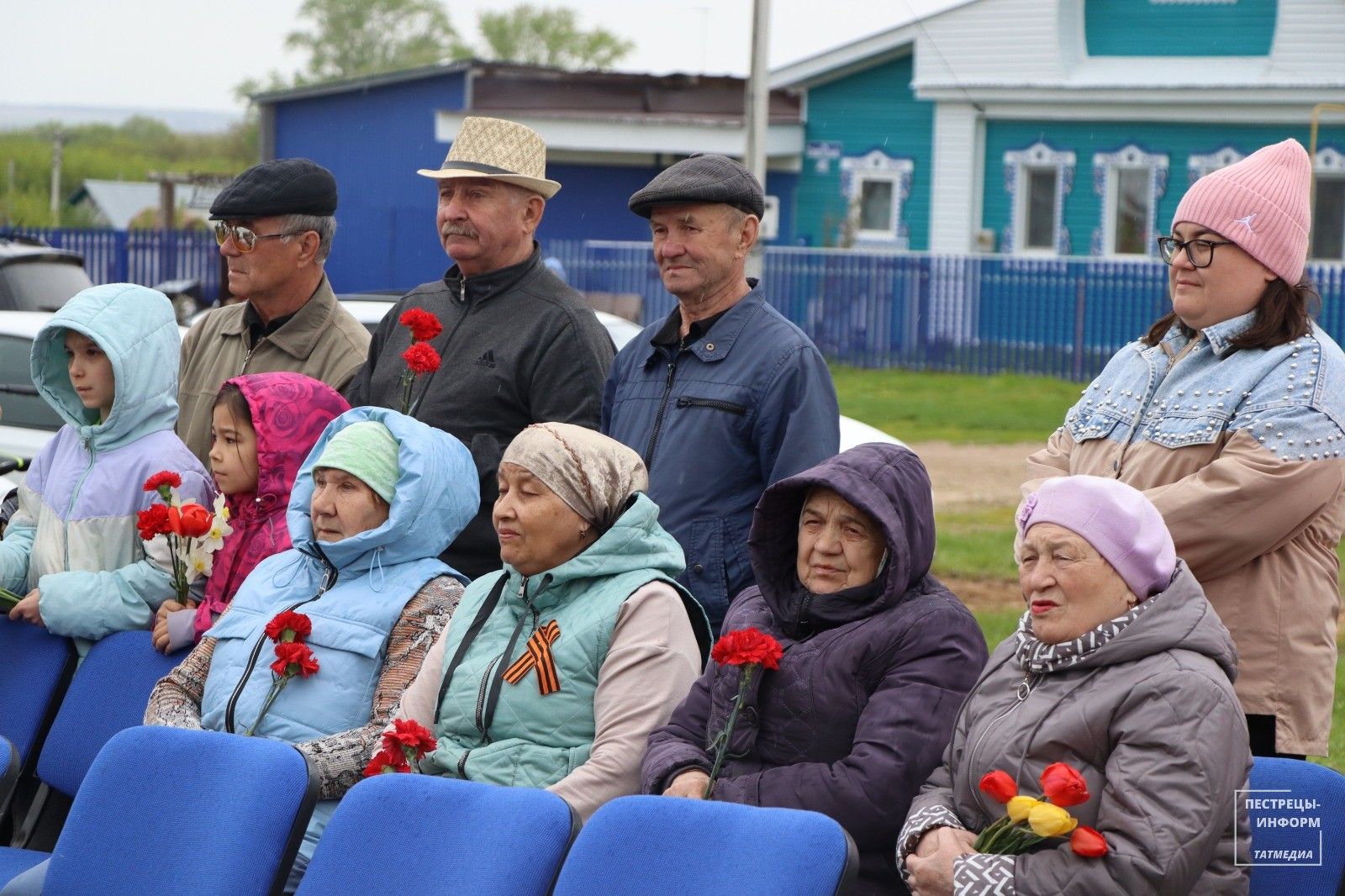 К 80-летию Победы в Иске-Юрте открыли памятник 106 фронтовикам
