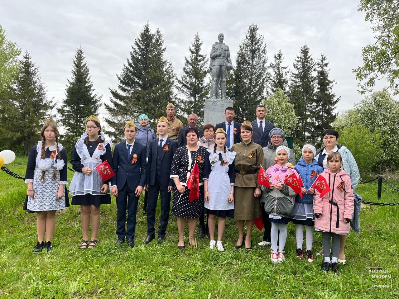 К 80-летию Победы в Иске-Юрте открыли памятник 106 фронтовикам