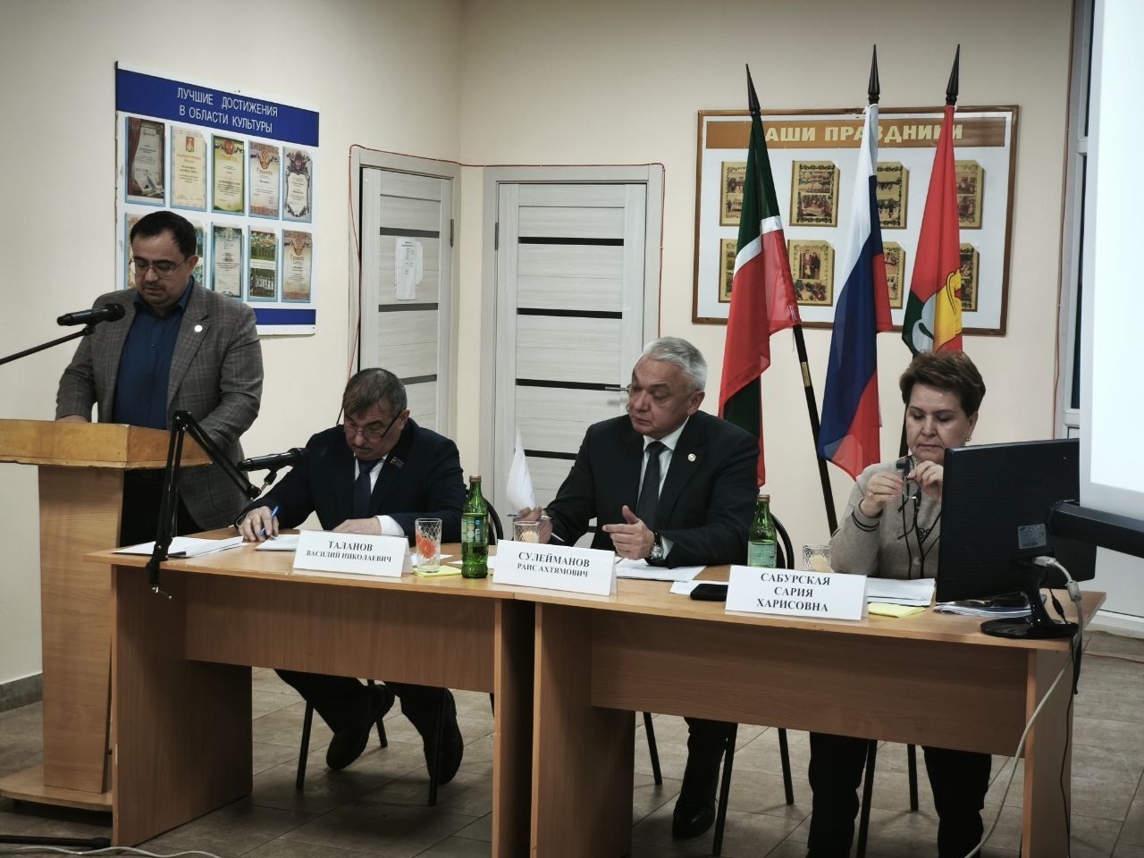 Глава Янцеварского поселения Василий Таланов отчитался о работе за год
