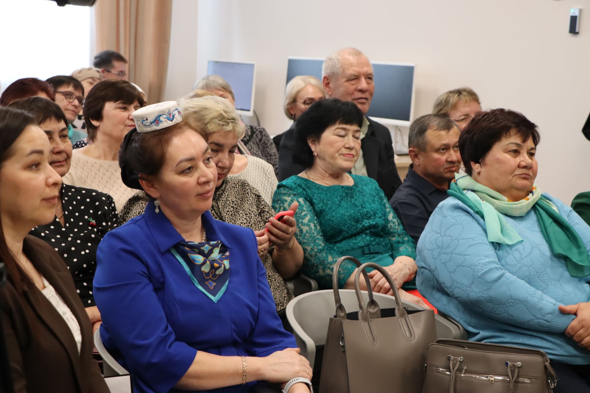 Питрәчтә шагыйрь Газинур Әхмәтҗанов белән очрашу булды