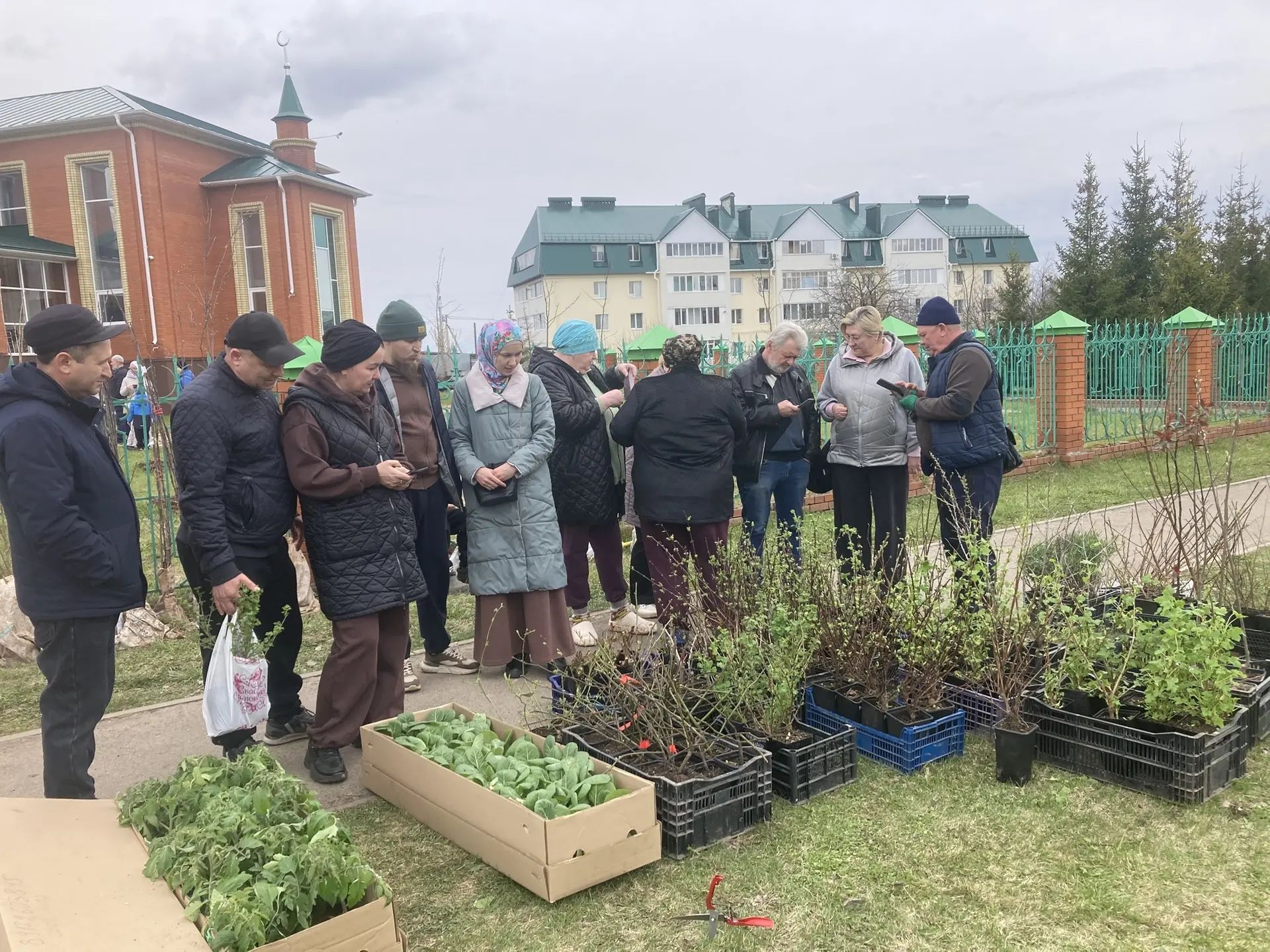 На территории Пестречинской центральной мечети прошла весенняя ярмарка