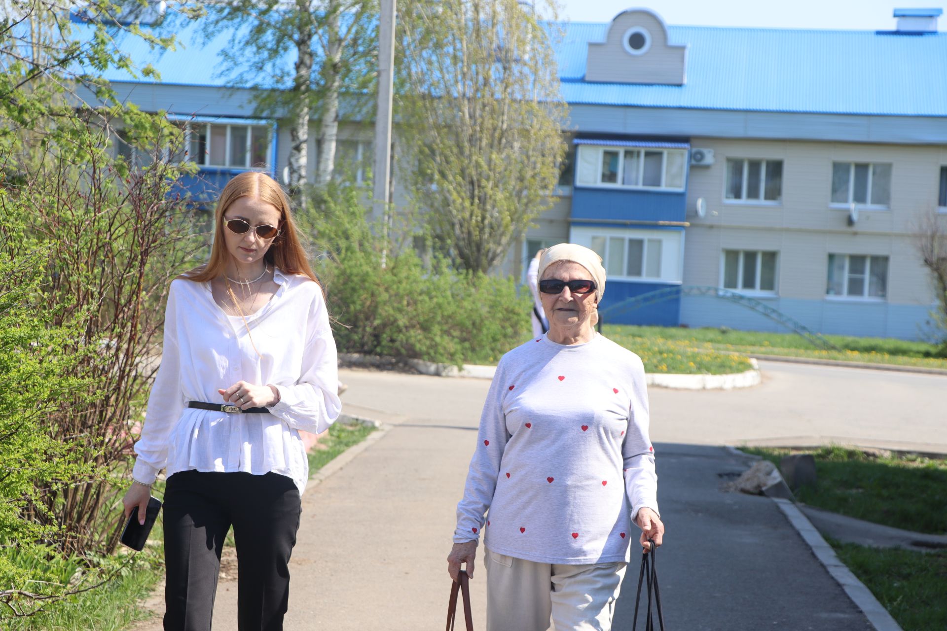 Пестречинская первая школа передала своему ветерану подарок от главы района