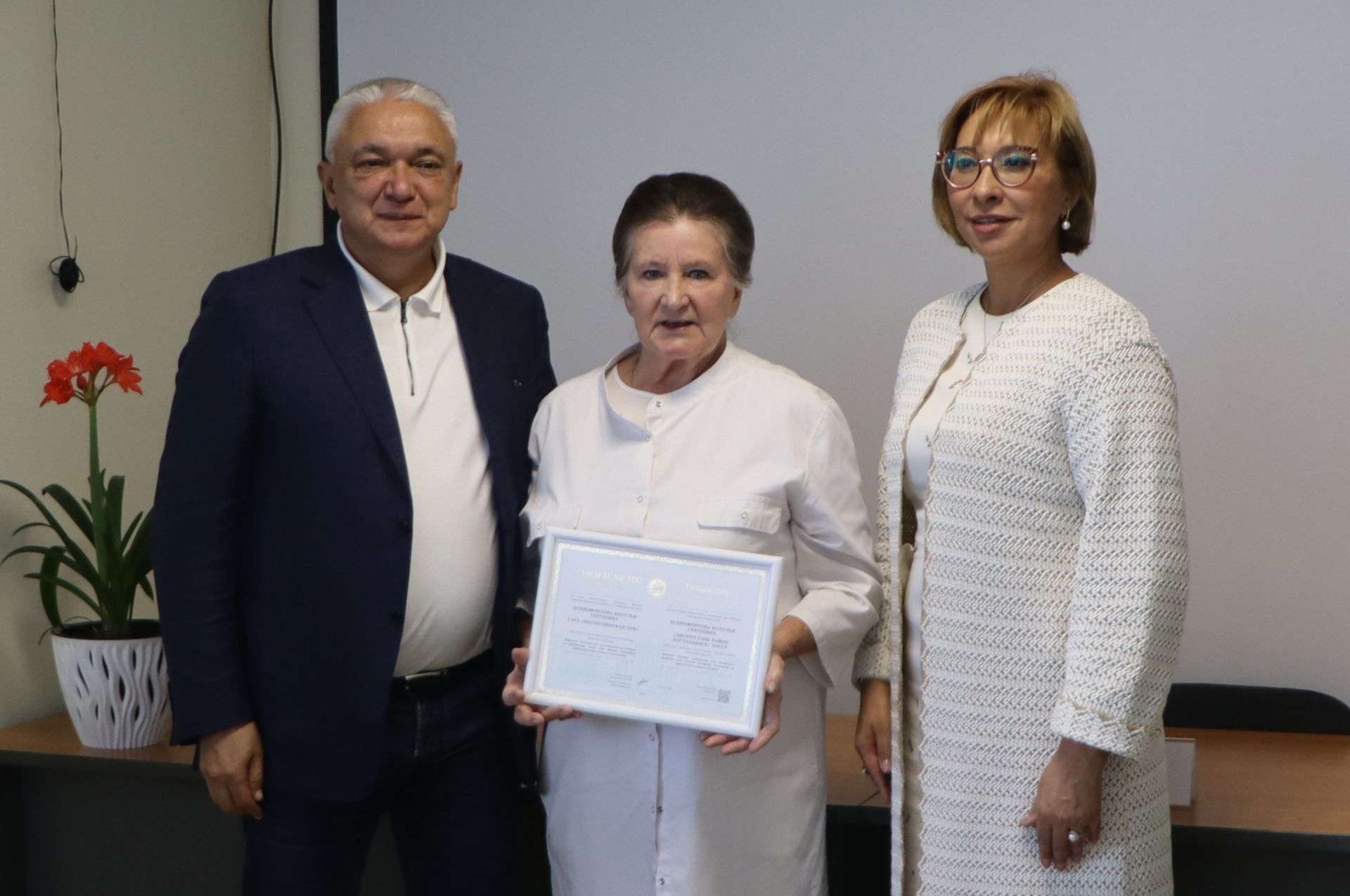 Район үзәк хастаханәсендә ТР Электрон мактау тактасы лауреатларына таныклыклар тапшырдылар
