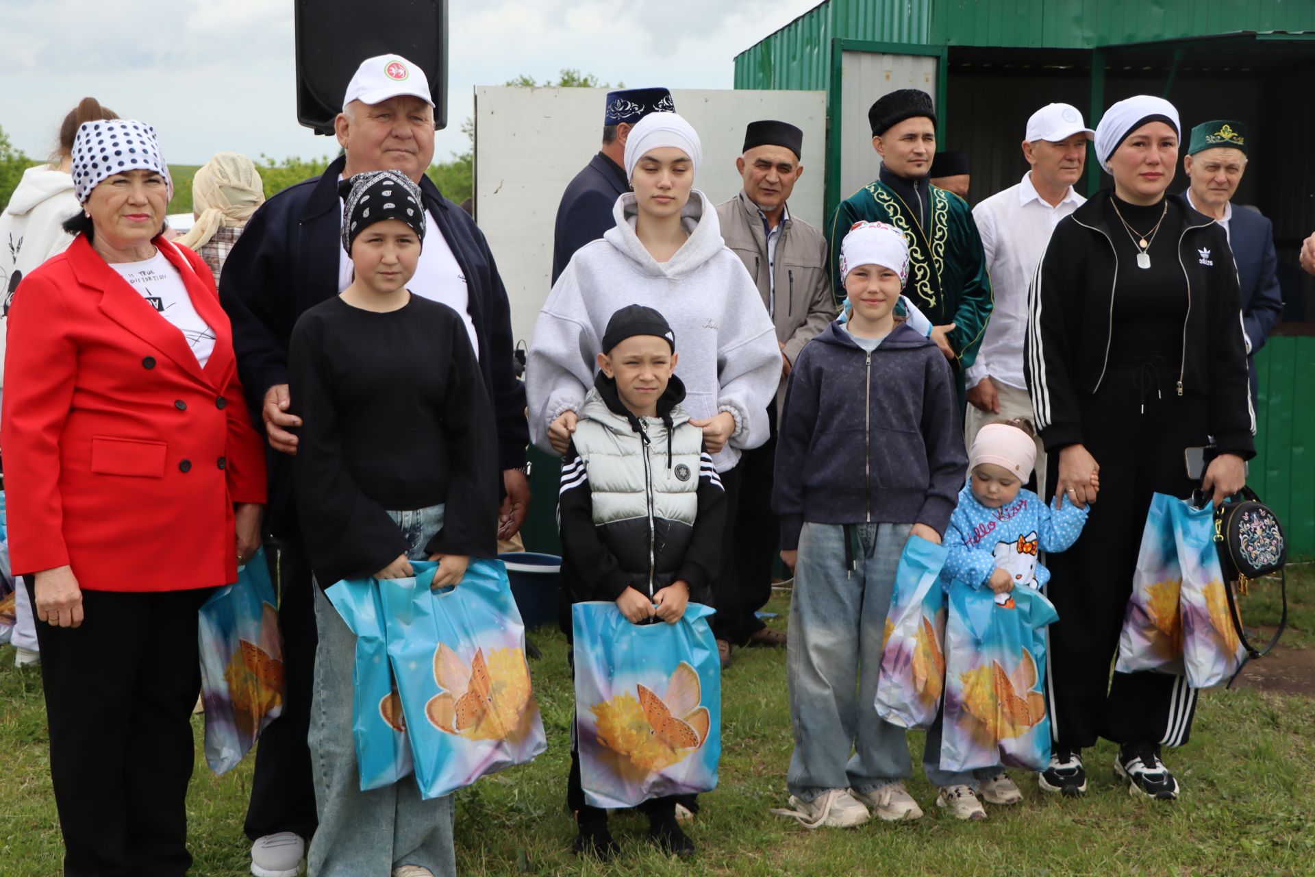 Чытыда мөселман балалар Сабантуе