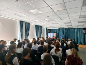 Питрәч тугызынчы сыйныф укучыларына газ белән куркынычсыз эш итү турында сөйләделәр