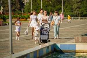 Семьи с детьми получат июльские выплаты 3 и 5 августа