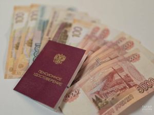 Кому повысят пенсию с сентября