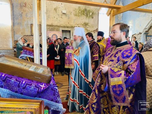 Митрополит Казанский и Татарстанский возглавил богослужение в храме села Люткино