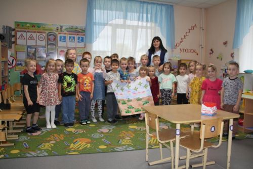 Пестречинские дети нарисовали рисунки бойцам СВО