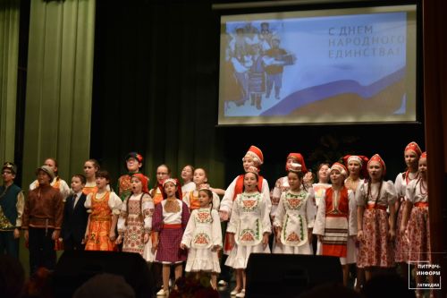 Питрәч район мәдәният йортында бәйрәм концерты узды