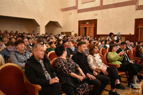 В районном доме культуры состоялся праздничный концерт