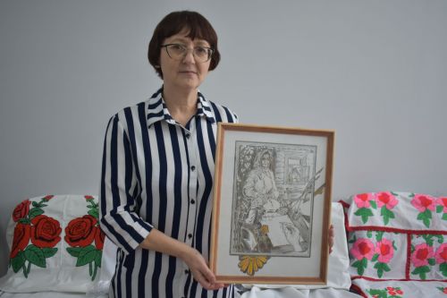 Кәвәллеләр маскировка челтәрләре, окоп шәмнәре ясыйлар һәм йон оекбашлар бәйлиләр