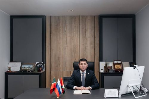 Район башлыгы Илһам Кашапов питрәчлеләрне Ватанны саклаучылар көне белән котлады