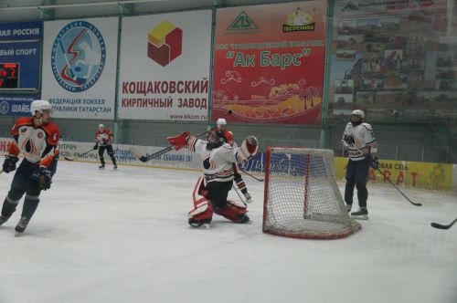 Команда «Пестрецы» в чемпионате ПЛХЛ провела очередную игру