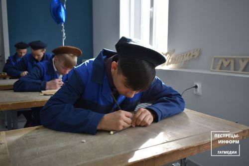 Детям из пестречинской школы-интернат подарили новые инструменты для работы по дереву