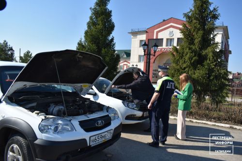 В Пестрецах проверили техническое состояние служебных машин