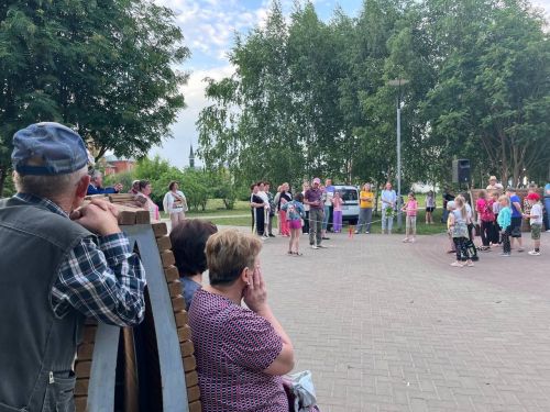 В Пестрецах провели праздник ко Дню соседей