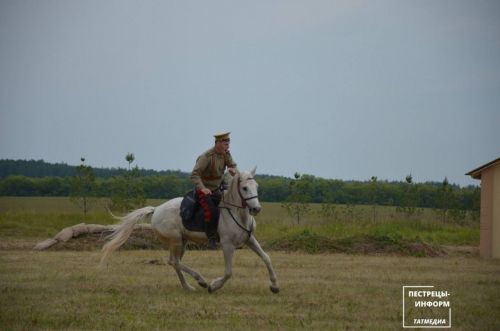 На фестивале «Элбэдэн» прошли показательные выступления конного клуба