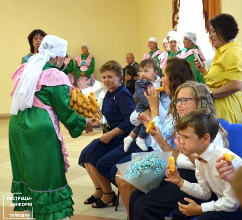 В пестречинском ЗАГСе состоялась регистрация брака в татарском народном стиле