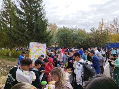 В пестречинской второй школе состоялась «Ярмарка добра»