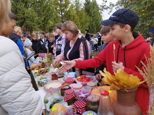 В пестречинской второй школе состоялась «Ярмарка добра»