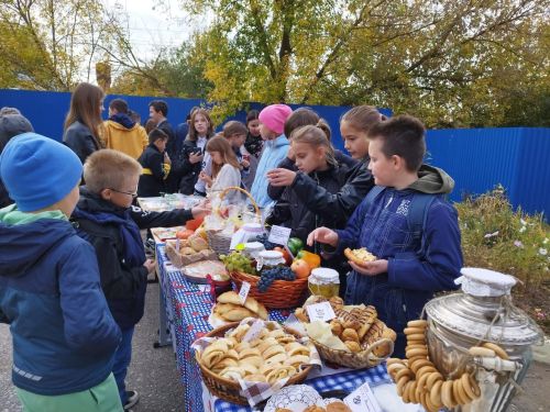 В пестречинской второй школе состоялась «Ярмарка добра»