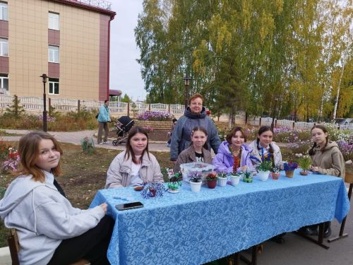 В пестречинской второй школе состоялась «Ярмарка добра»