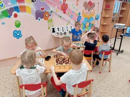 В пестречинском детском саду прошёл шахматно-шашечный турнир