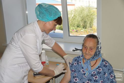С 1 апреля оклады медперсонала в регионах вырастут до 50%