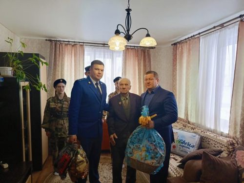 Ветерана ВОВ из Пестречинского района поздравили с праздником