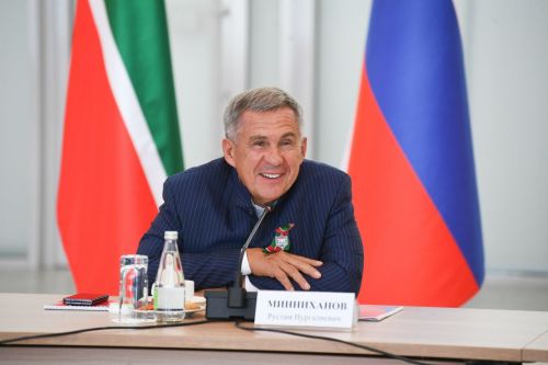 Минниханов опубликовал видео в честь Дня российской науки