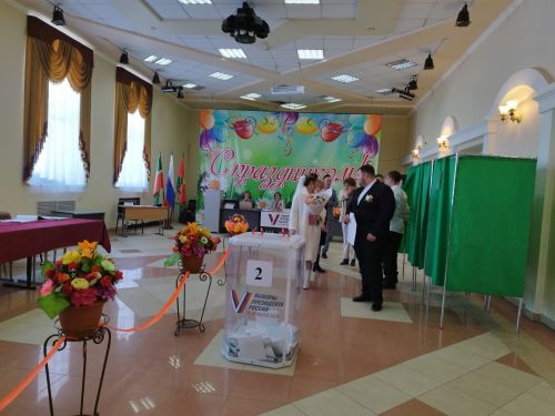 Пестречинские молодожены в день свадьбы пришли на выборы