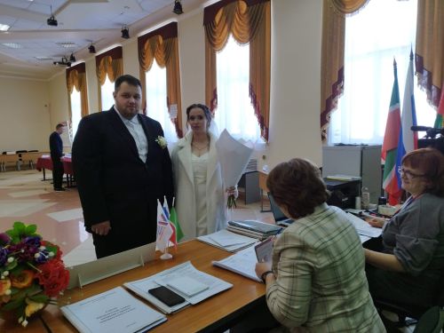 Пестречинские молодожены в день свадьбы пришли на выборы