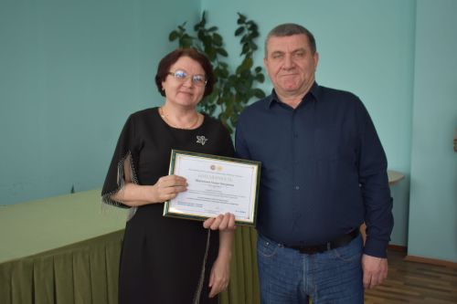 В Ленино-Кокушкино наградили лучших работников птицефабрики и юбиляров