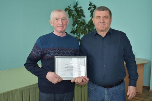 В Ленино-Кокушкино наградили лучших работников птицефабрики и юбиляров