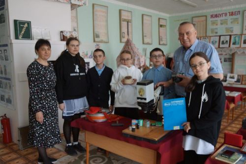Ученики Шалинской школы встретились с опытным фотокорреспондентом района