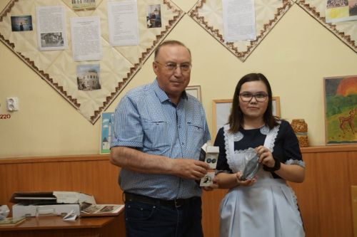 Ученики Шалинской школы встретились с опытным фотокорреспондентом района