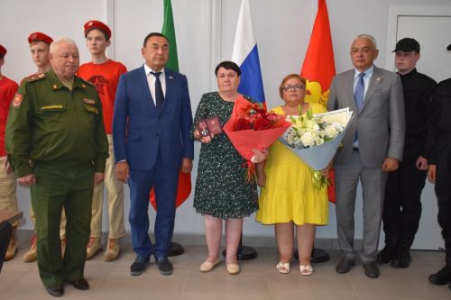 В Пестрецах матери передали орден Мужества сына