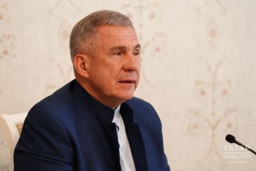 Минниханов перечислил часть зарплаты в помощь жителям Курской области
