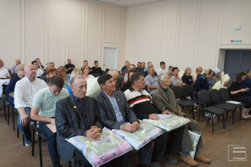 Питрәчтә спортчыларны, тренерларны һәм ветераннарны котладылар