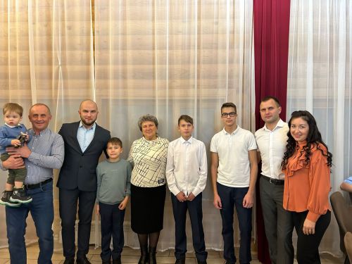 Три поколения семьи Коробочкиных посвятили жизнь птицефабрике