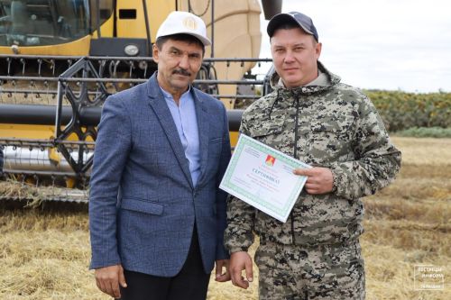 Наградили 10 аграриев «Ак барс-Пестрецы»
