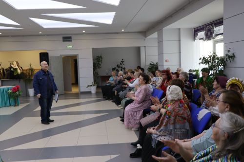 В Пестрецах организовали посиделки для старшего поколения