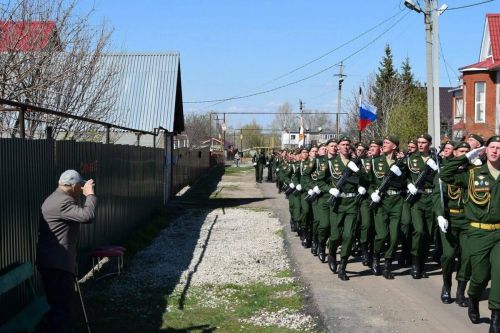 В России проведут мини-парады в честь юбилеев ветеранов боевых действий