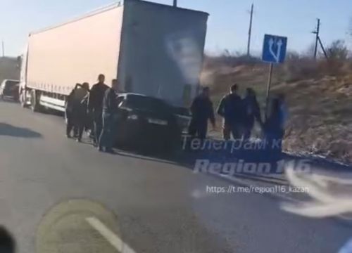 В Пестречинском районе легковушка влетела под фуру