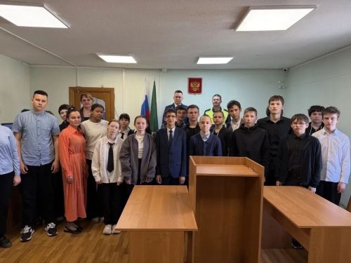 В Пестречинском районном суде школьникам объяснили, чем опасны питбайки на дорогах