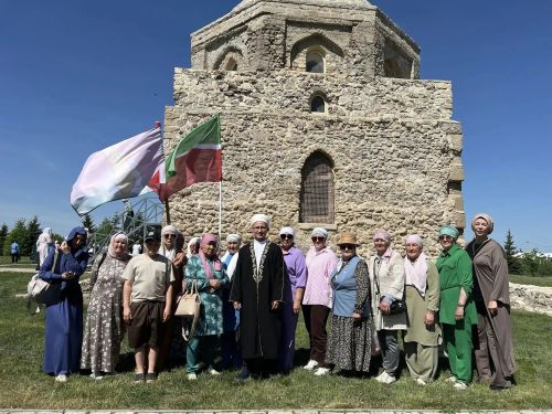 Матери и жены погибших бойцов СВО из Пестречинского района посетили «Изге Болгар жыены»