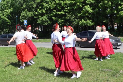 Танцуют все, или Как в ЖК «Царево» учат красиво стареть