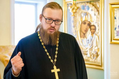 Священник рассказал, что ни в коем случае нельзя исповедоваться ИИ